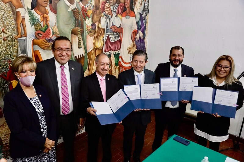 Firma de convenio entre la SEP y el gobierno de Chiapas para la creación de la Universidad Maya de las Lenguas Indígenas