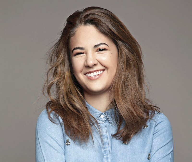 La sonrisa de una joven