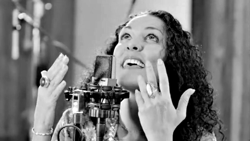 Cantante en el estudio de grabación