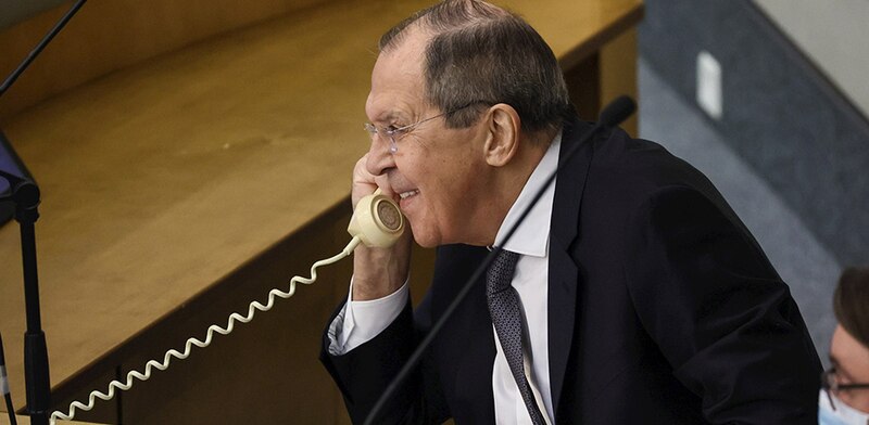 El presidente ruso, Vladímir Putin, habla por teléfono