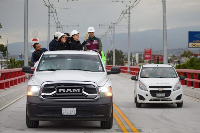 Inauguración de un puente vehicular en la Ciudad de México