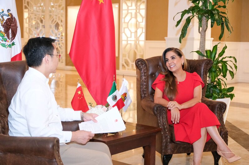 Reunión entre el embajador de China en México y la gobernadora de Campeche