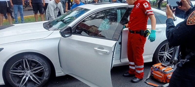 Posible tiroteo en la Ciudad de México deja un auto con impactos de bala