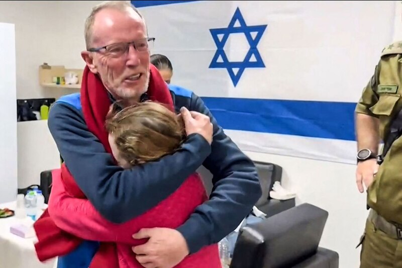 Un emotivo reencuentro entre un abuelo y su nieta en Israel