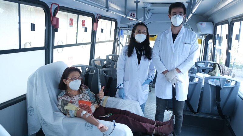 Donación de sangre en un autobús