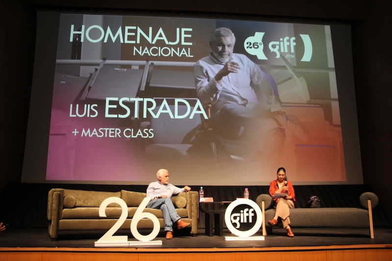 Luis Estrada recibe homenaje nacional en el 26º Festival Internacional de Cine de Guanajuato