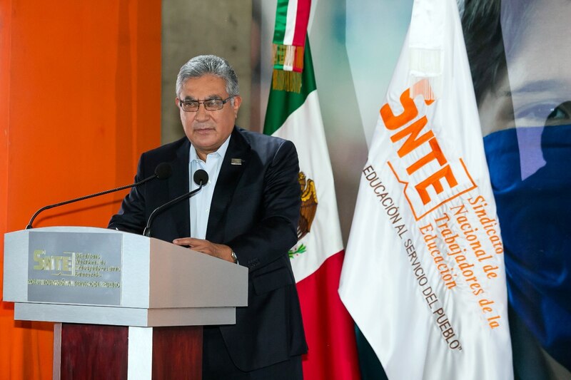 Dirigente del SNTE en un evento público
Líder sindical dando un discurso
Secretario general del SNTE en una conferencia de prensa
El SNTE y la educación en México
El SNTE y su papel en la sociedad mexicana
El SNTE y los retos de la educación en México
El SNTE y la política educativa en México
El SNTE y la agenda educativa del gobierno mexicano
El SNTE y la reforma educativa en México
El SNTE y la evaluación educativa en México