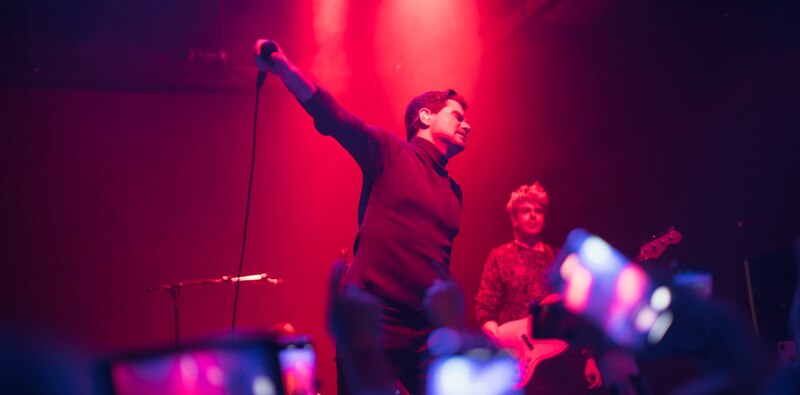 Cantante en concierto