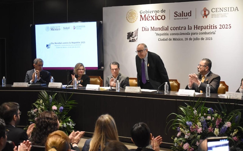 El secretario de Salud, David Kershenobich, resaltó el compromiso de México para erradicar el virus de la hepatitis C, antes del 2030