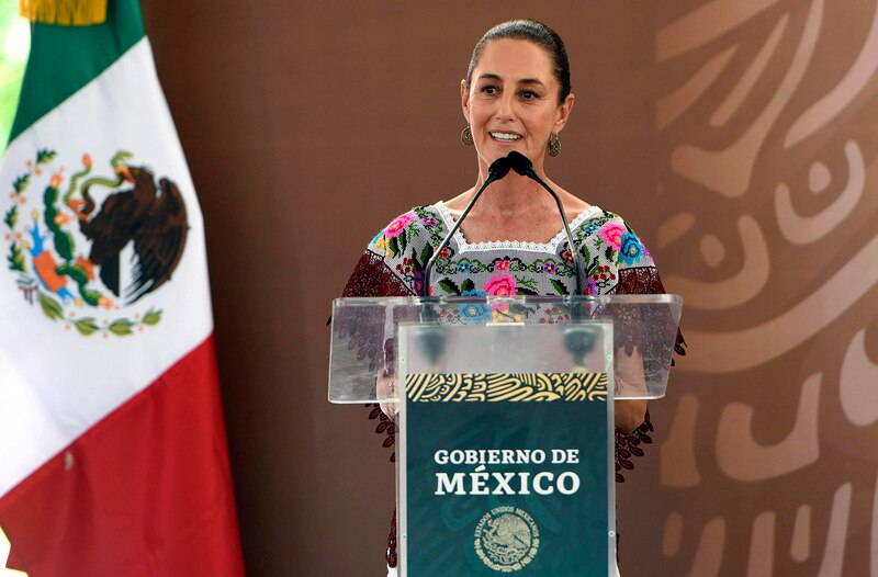 La Jefa de Gobierno, Claudia Sheinbaum, encabeza la ceremonia por el Día de la Bandera