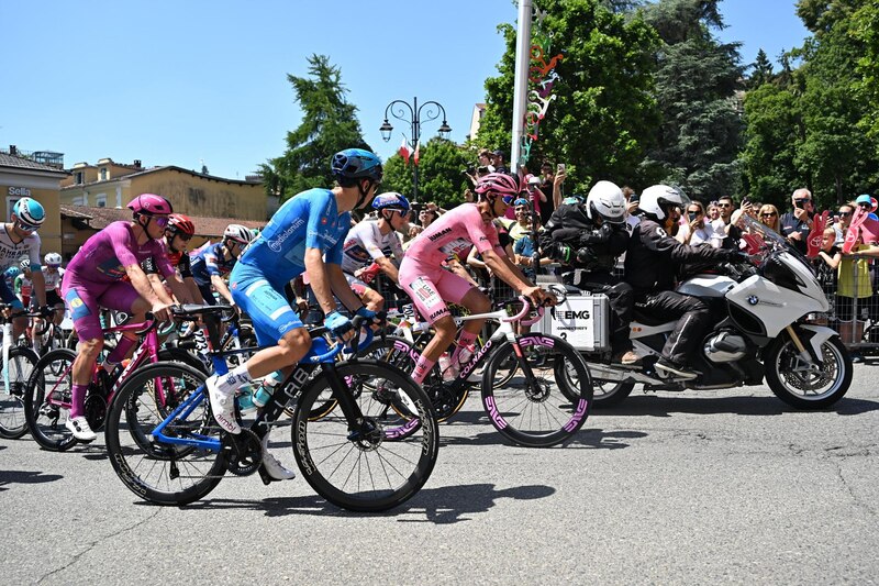 Isaac del Toro durante la etapa 19 de este Giro de Italia 2025 realizada el viernes 30 de mayo en el recorrido de Biella hasta Champoluc.