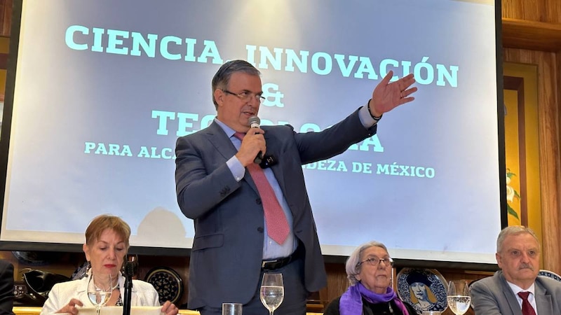 El Secretario de Educación Pública, Esteban Moctezuma Barragán, durante su participación en el foro “Ciencia, Innovación y Tecnología para el Desarrollo de la Ciudad de México”.