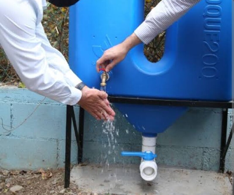 Lavarse las manos con agua limpia es esencial para prevenir enfermedades