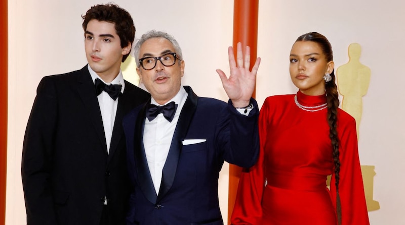 Los actores de CODA, Troy Kotsur, Marlee Matlin y Daniel Durant, en la alfombra roja de los Oscar 2022