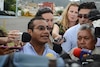 Renuncia Vidulfo Rosales a defensa de familiares de los 43 desaparecidos de Ayotzinapa; se iría a la Corte