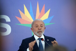 Trump amenaza con 10% de aranceles adicional a los países que se alineen con los BRICS