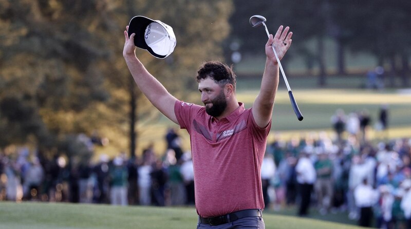 El golfista español Sergio García celebra su victoria en el Masters de Augusta