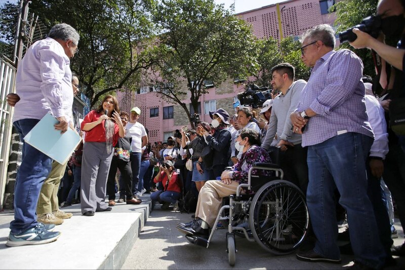 Políticos mexicanos en un evento público