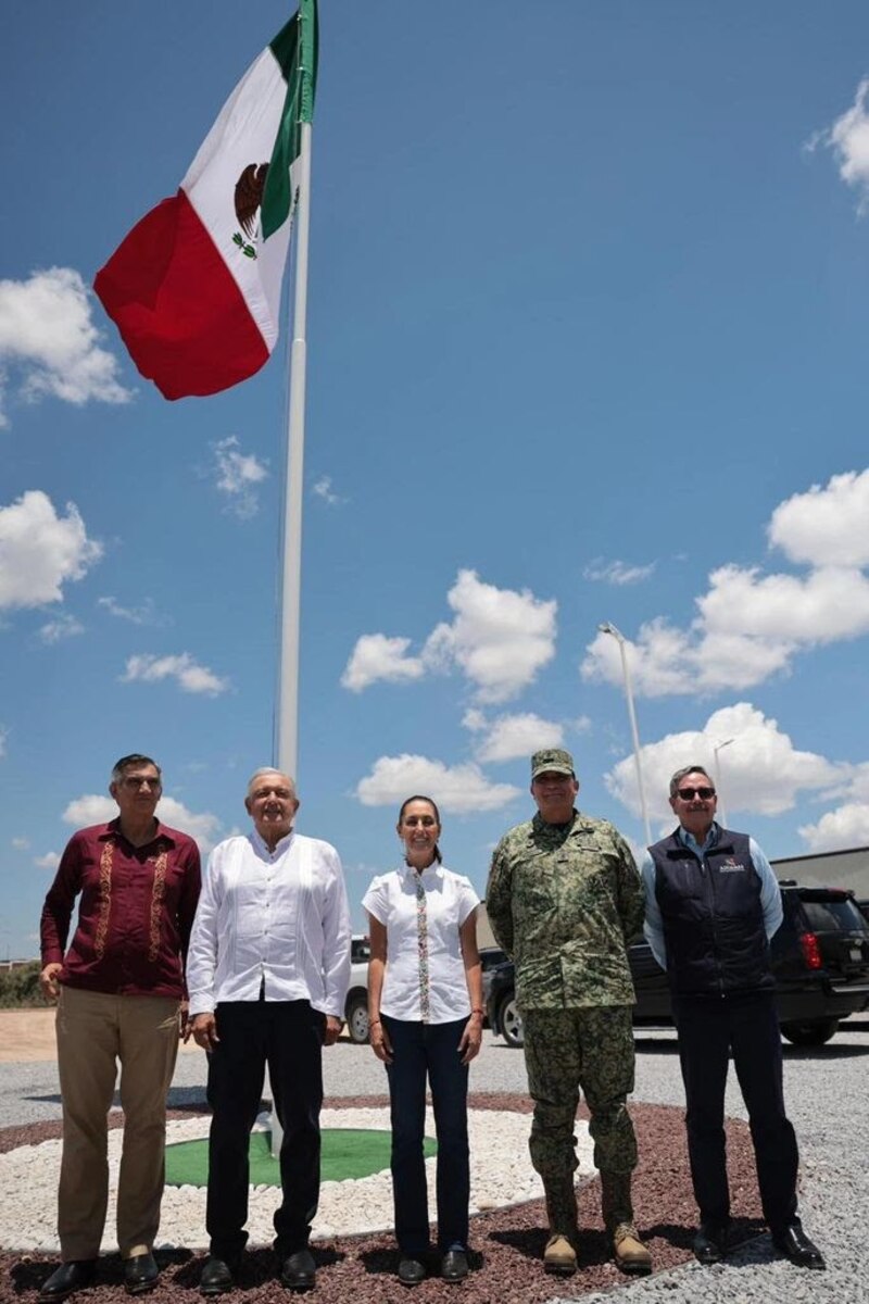 El presidente Andrés Manuel López Obrador encabeza ceremonia de abanderamiento de la Guardia Nacional en Tijuana