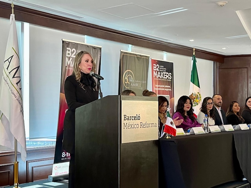 Presidenta de AMMJE y autoridades del IMPI durante la presentación de una iniciativa de propiedad intelectual en la Asamblea Nacional 2025