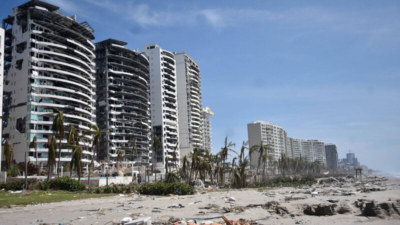 Huracán devastó edificios en la costa