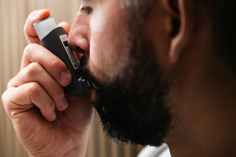Médico de la UdeG explica cómo adaptar el ejercicio físico en personas con asma