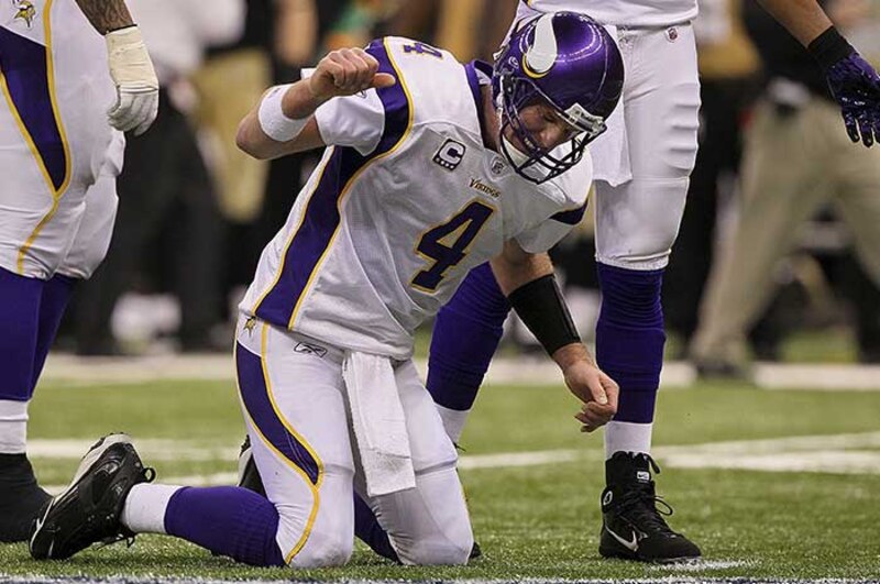 Brett Favre se lamenta tras perder la final de la NFC de 2009