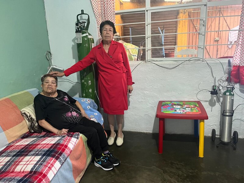 Ancianas con oxígeno en casa