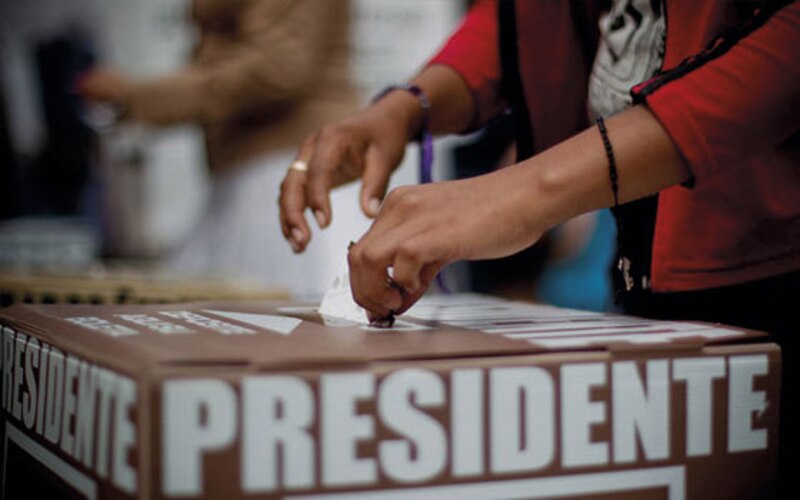 Depositando el voto