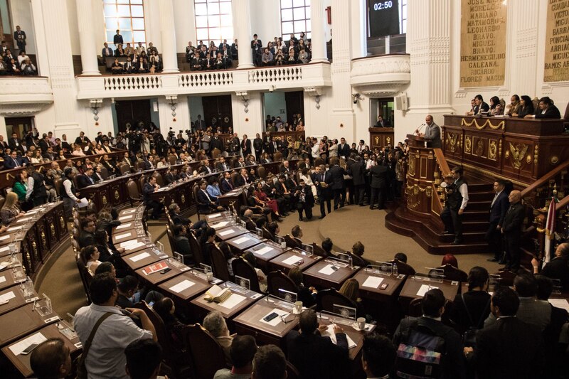 Sesión en el Congreso de la Ciudad de México