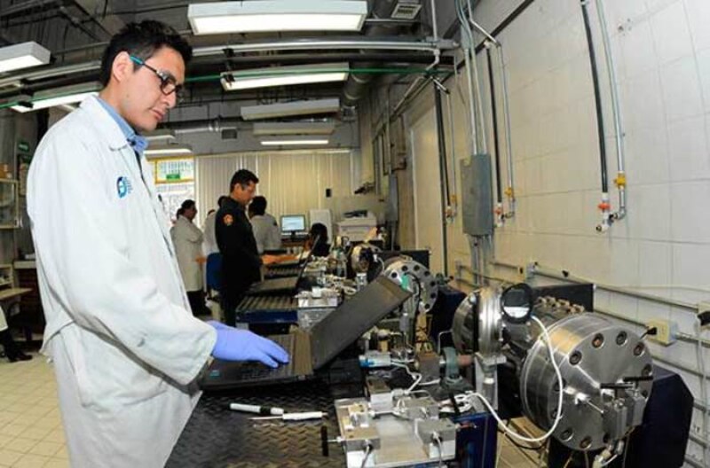 Científicos mexicanos desarrollan nuevo material para baterías