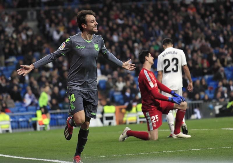 El jugador del Real Betis, Joaquín Sánchez, celebra su gol ante el Real Madrid