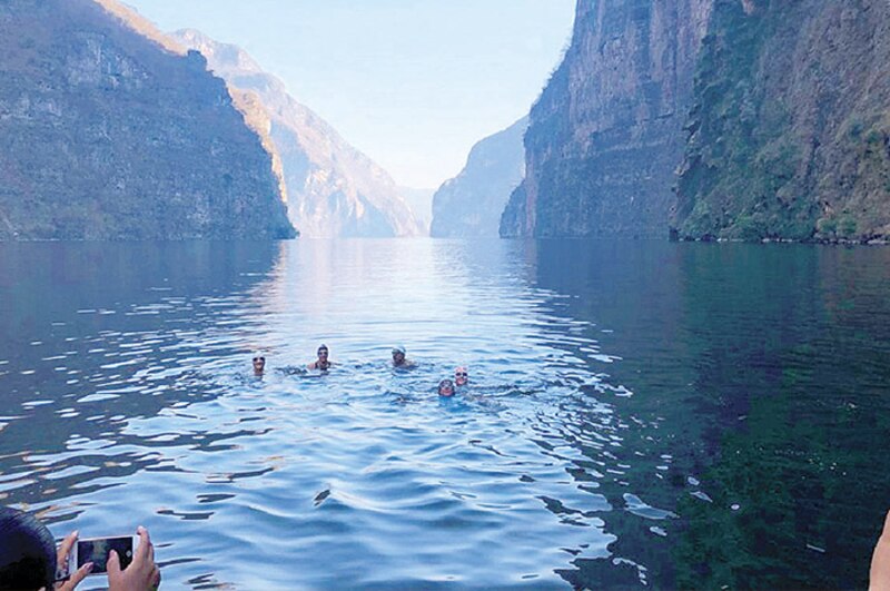 Nadando en el Cañón del Sumidero
