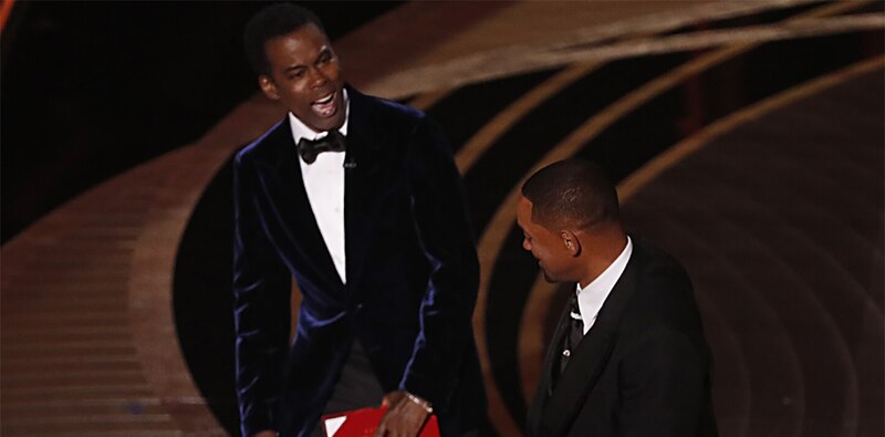 Will Smith le pega a Chris Rock en los Oscar
