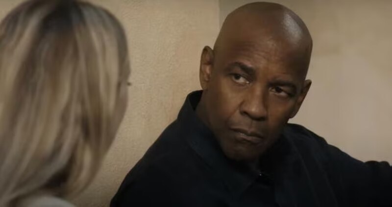 El actor Denzel Washington en una escena de la película "The Equalizer".