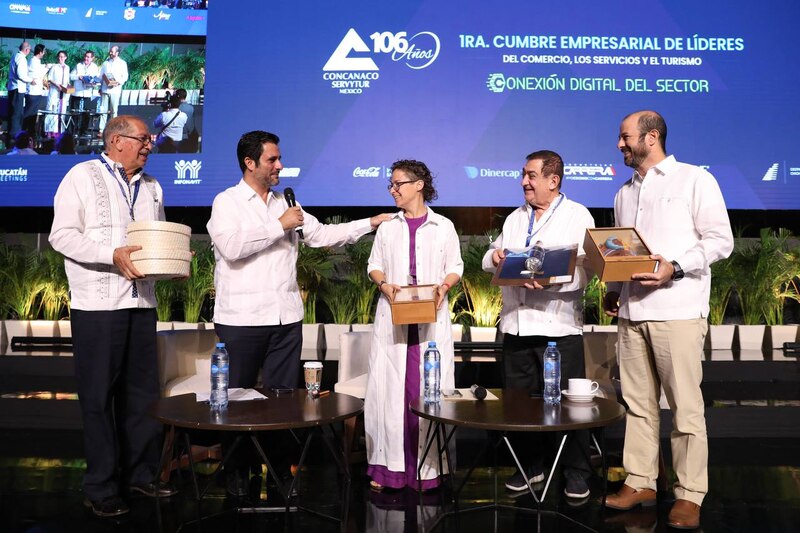 Cumbre empresarial de líderes del comercio, los servicios y el turismo