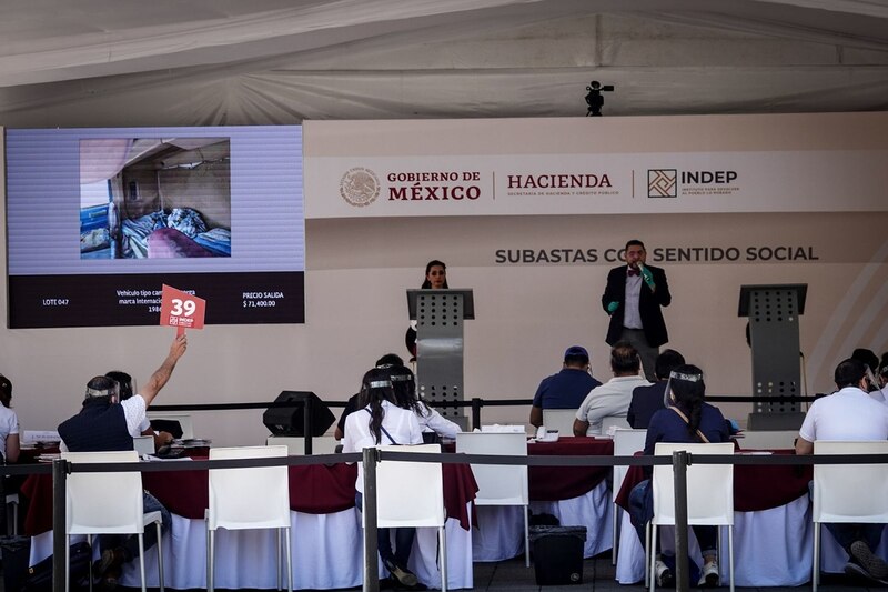 Subasta de carros en México