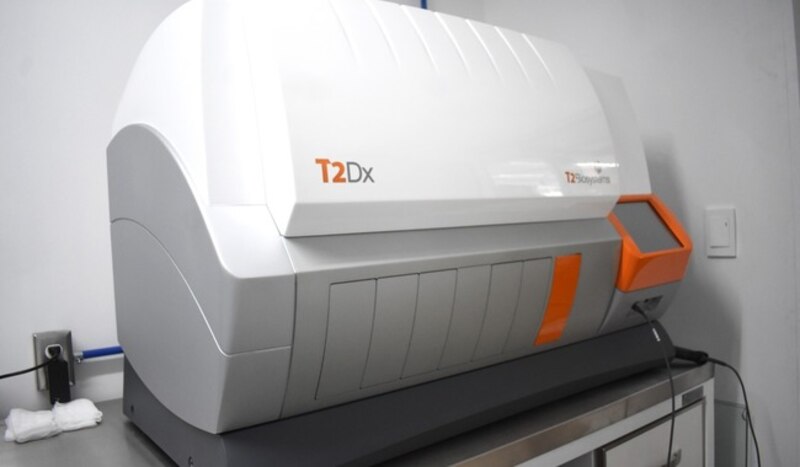 Equipo de diagnóstico T2MR en el INER