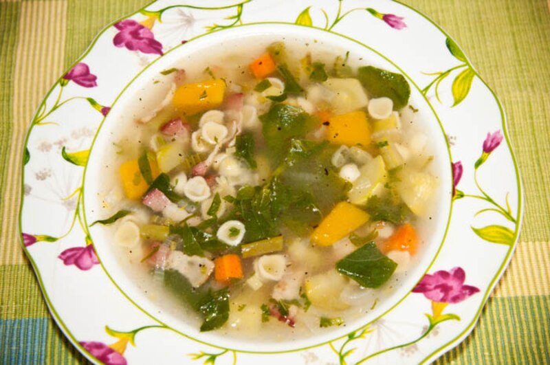 Sopa de pasta con verduras