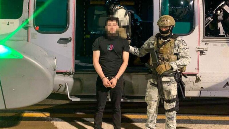 Detienen a presunto narcotraficante en el aeropuerto de la Ciudad de México