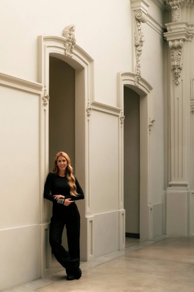 La actriz Itatí Cantoral en el Museo de Bellas Artes de Buenos Aires