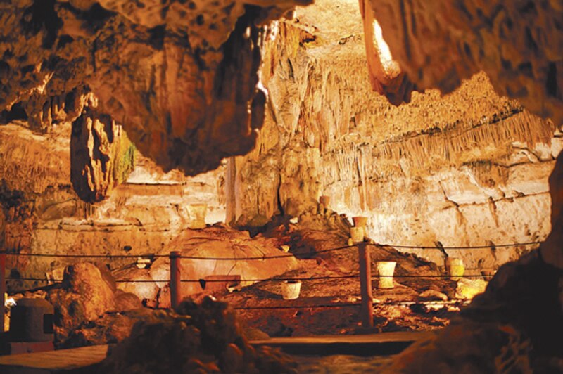 Cueva de Loltún, Yucatán, México
