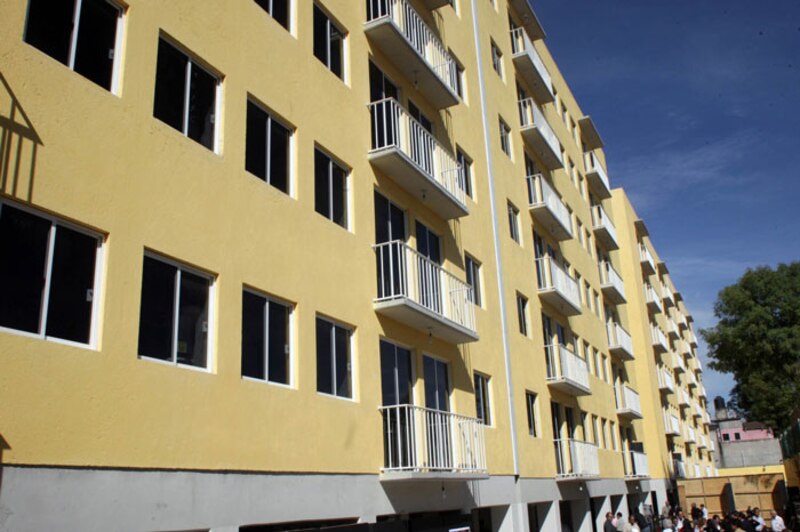 Edificio de apartamentos en construcción
