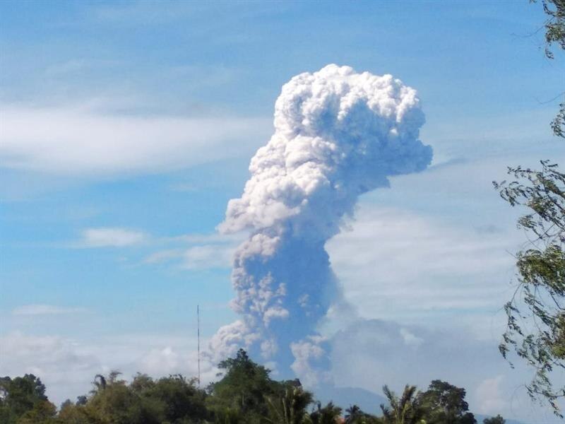 Volcán en erupción