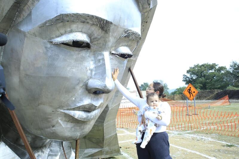 Imagen de la Virgen de la Misericordia en El Chorrito
La monumental escultura es la más alta en Latinoamérica, se observará muy cerca de la emblemática cascada del santuario