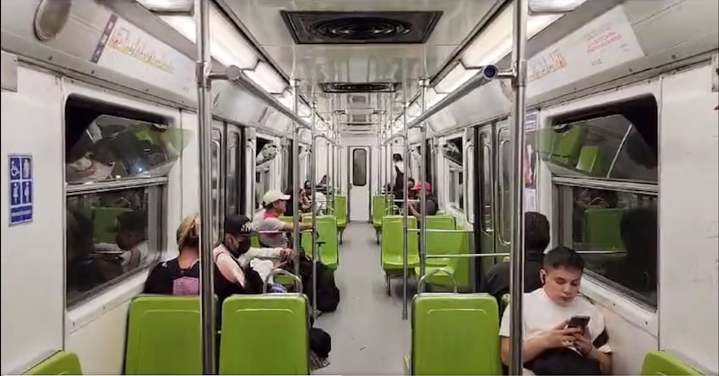 Interior de un vagón del metro de la Ciudad de México