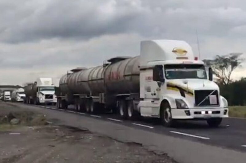 Tráfico de camiones en la carretera