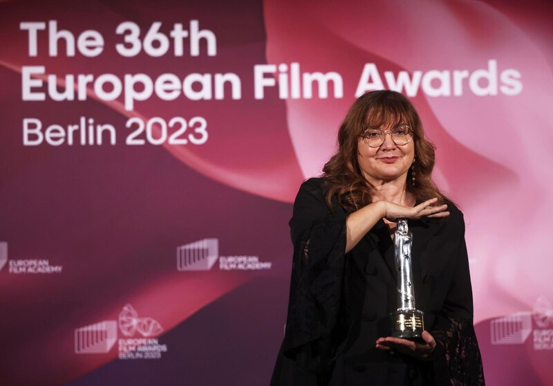 La actriz española Penélope Cruz gana el premio a la mejor actriz en los Premios del Cine Europeo 2023