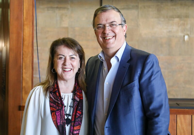 El presidente Alberto Fernández junto a la ministra de Educación, Adriana Cantero