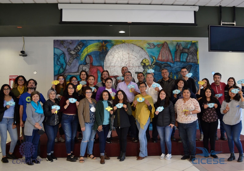 Entrega de reconocimientos a docentes por parte de CIESE.